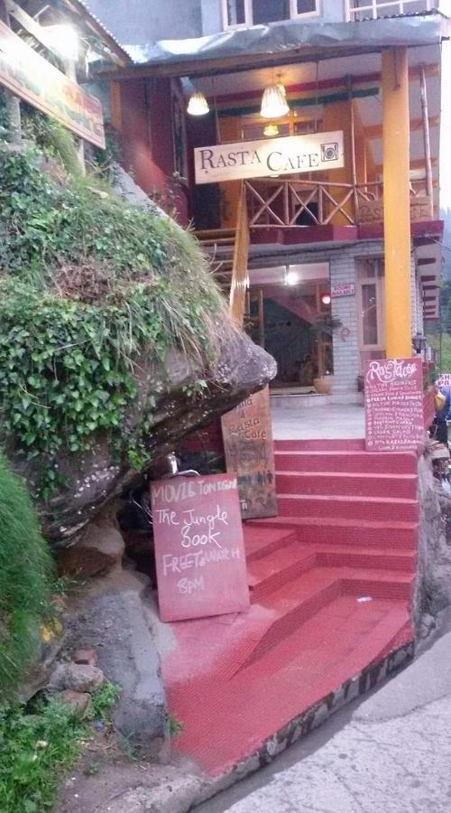 Rasta Cafe And Lodge Manāli Exteriör bild